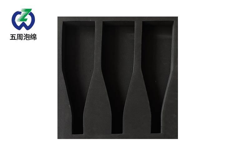 化妝品的包裝盒里用什么材質(zhì)的內(nèi)襯有檔次？